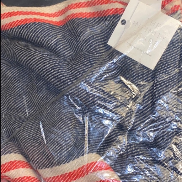 NWT Ivory + Blue Warm Infinity Scarf - Picture 2 of 2